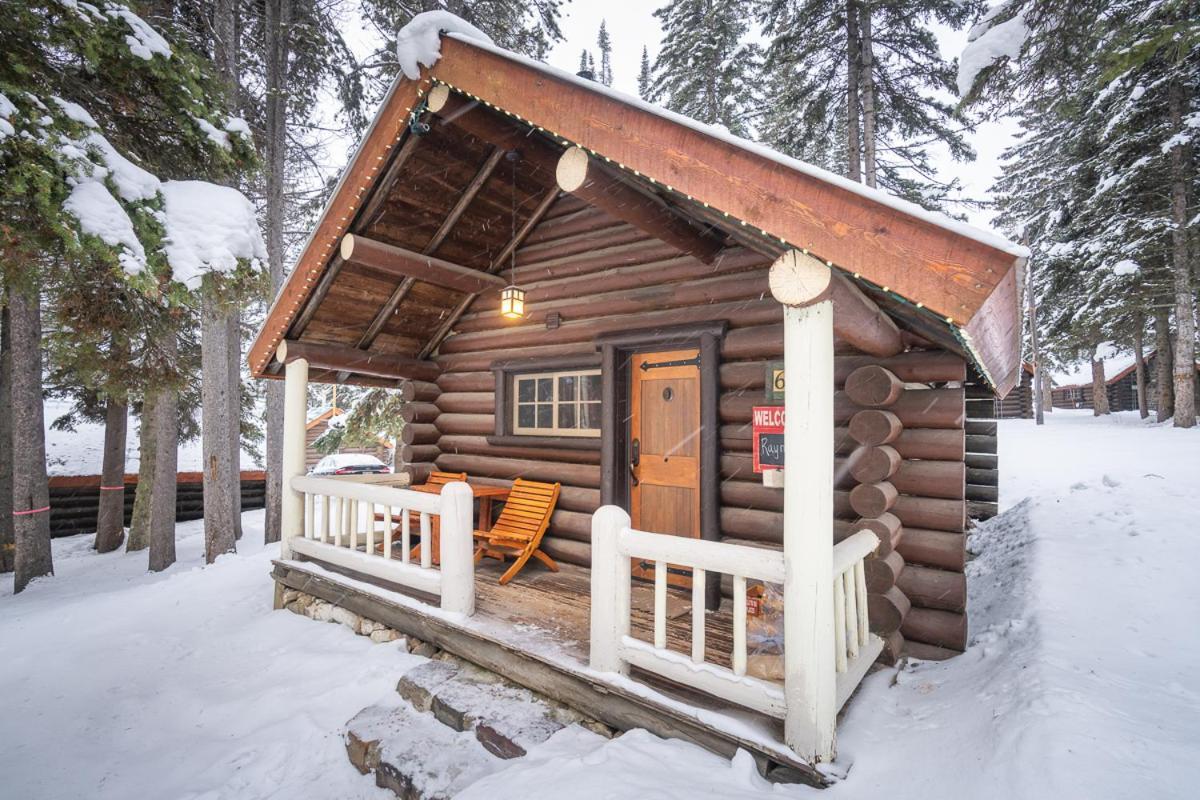 Storm Mountain Lodge & Cabins Castle Junction Bagian luar foto