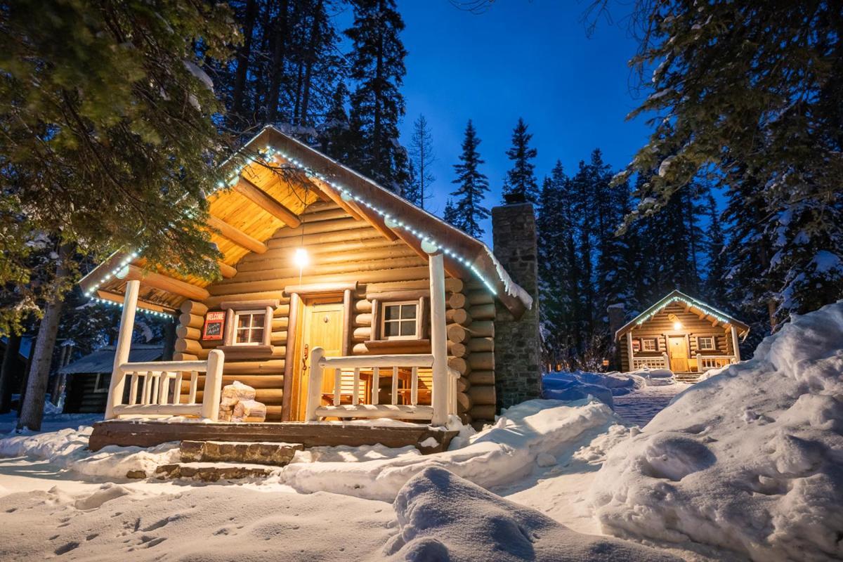 Storm Mountain Lodge & Cabins Castle Junction Bagian luar foto
