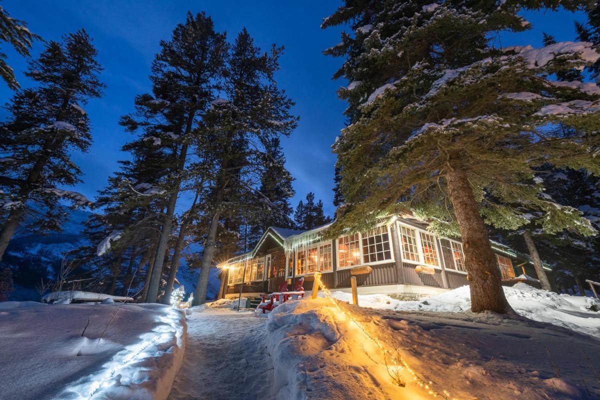 Storm Mountain Lodge & Cabins Castle Junction Bagian luar foto